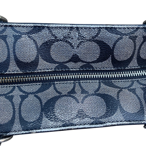 Coach chelsea Black and Gray Signature Tote - Picture 8 of 11